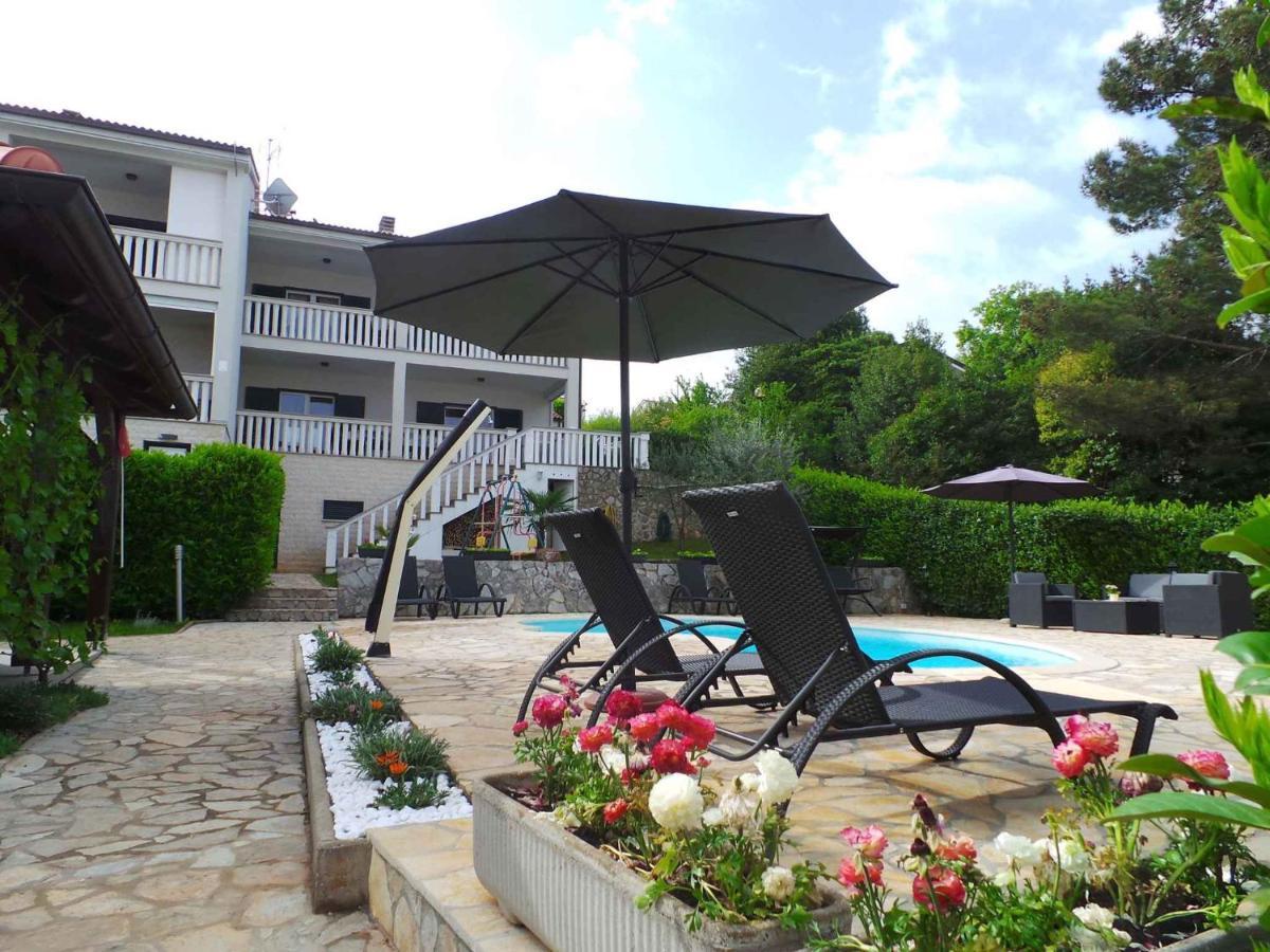 Holiday home in Malinska/Insel Krk 13031 Exteriör bild