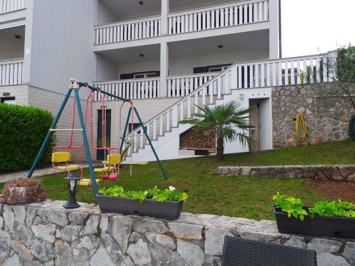 Holiday home in Malinska/Insel Krk 13031 Exteriör bild