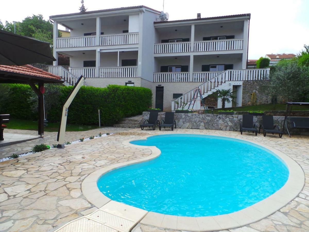 Holiday home in Malinska/Insel Krk 13031 Exteriör bild